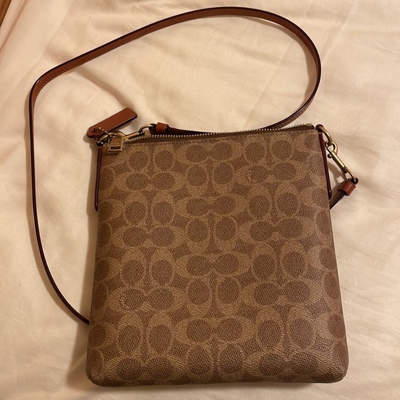 Coach Signature Kitt Crossbody - Picture 2 of 4